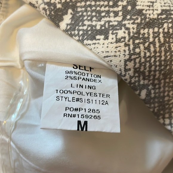 Snake skin grey skirt - Picture 4 of 4